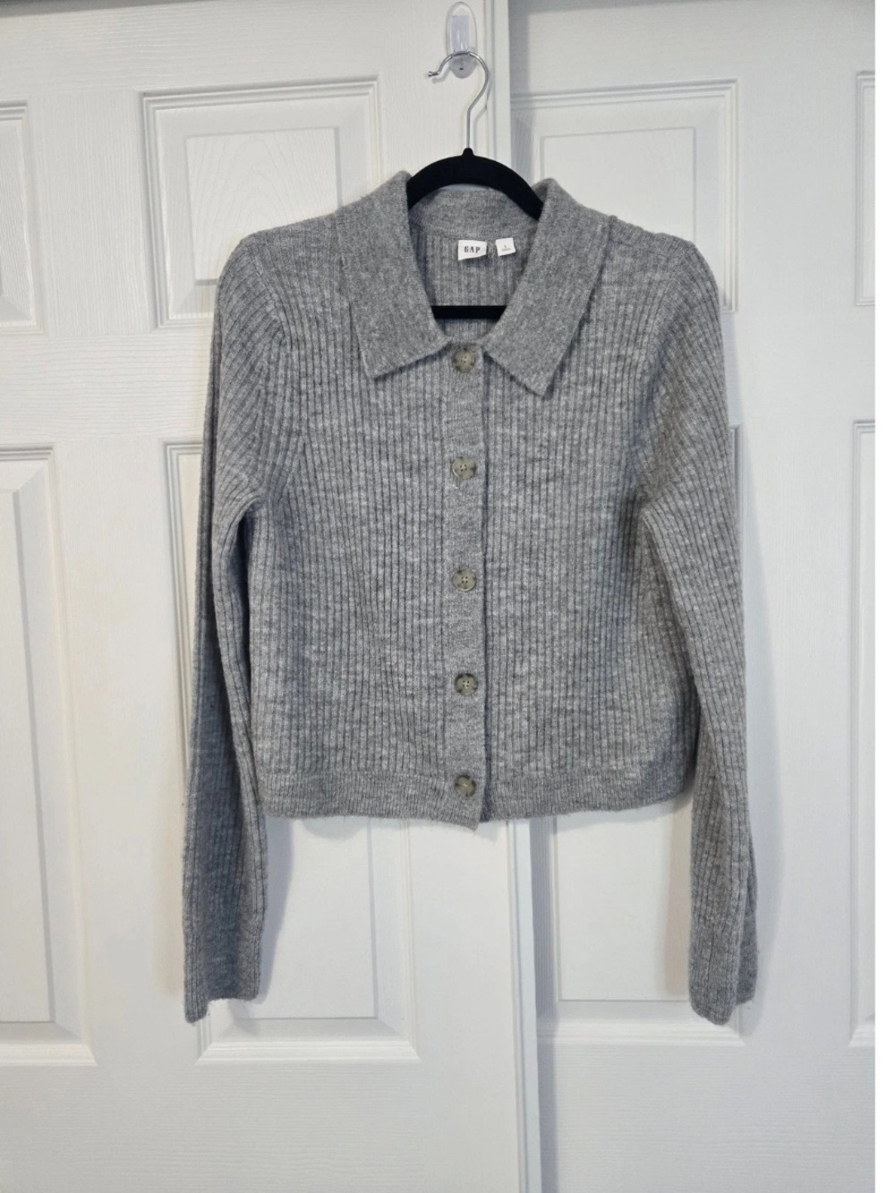 GAP Gray Fitted Button-Front Ribbed Collared Cardigan Sweater - Picture 4 of 8